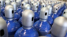 कैप के साथ सिलेंडर